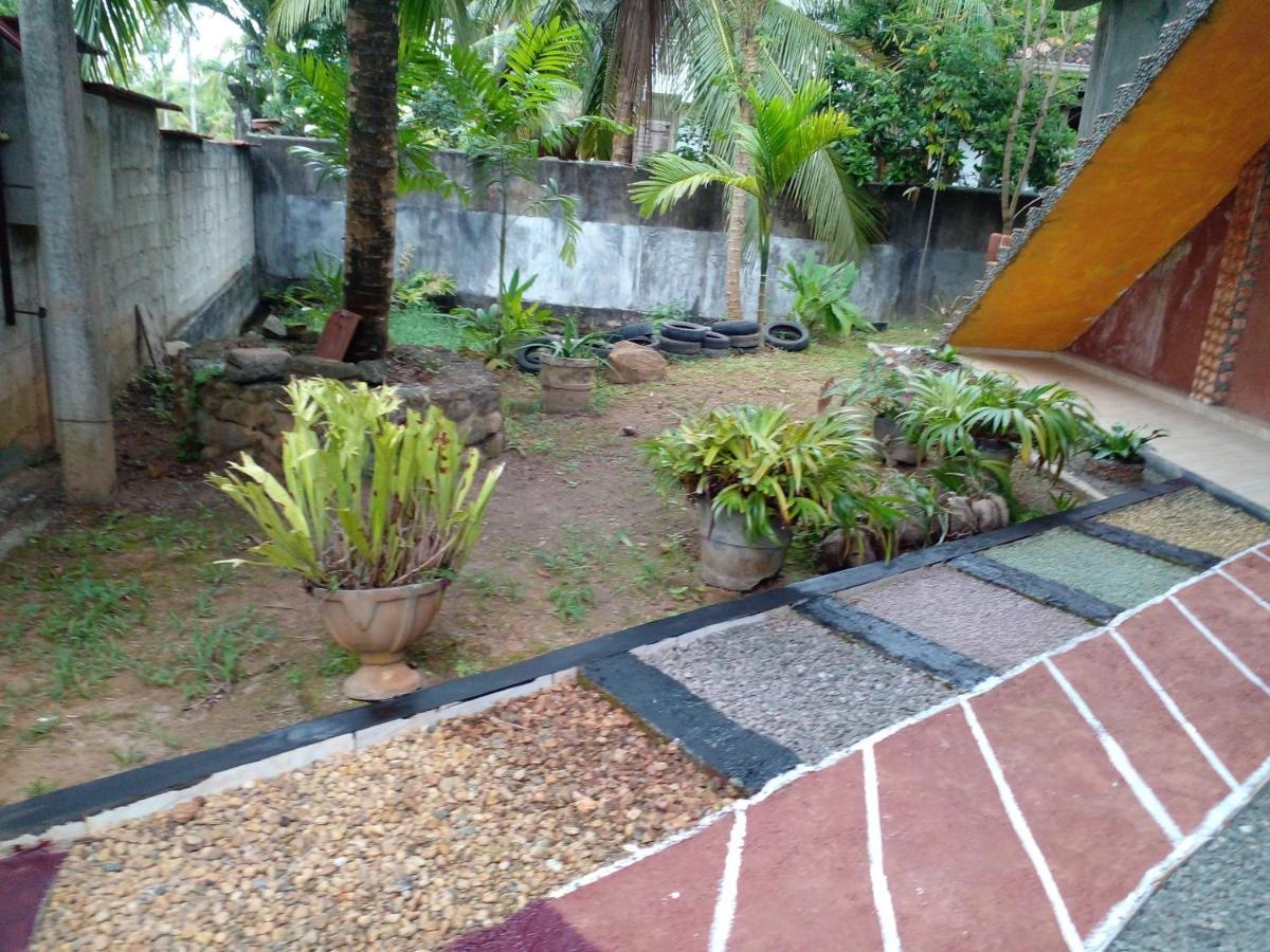 Star Home Stay Bentota Bagian luar foto