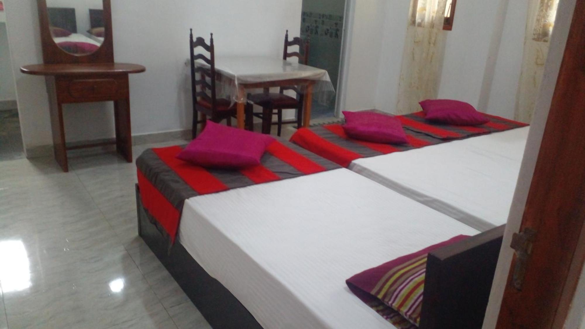 Star Home Stay Bentota Bagian luar foto